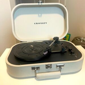 crosley vinyl record player